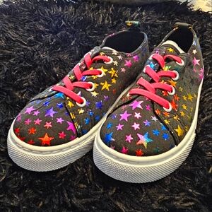 NWT Fabkids Colorful Star Pattern Sneakers